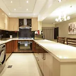 2Br Chic Elite Suite In Downtown Near Dubai Mall